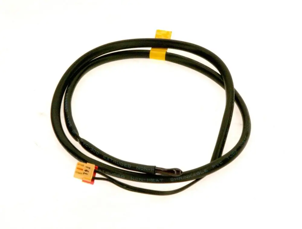 Schwarzes Kabel mit einem Stecker, das für Temperaturfühler verwendet wird, möglicherweise von Bosch, um Temperaturmessungen vorzunehmen.